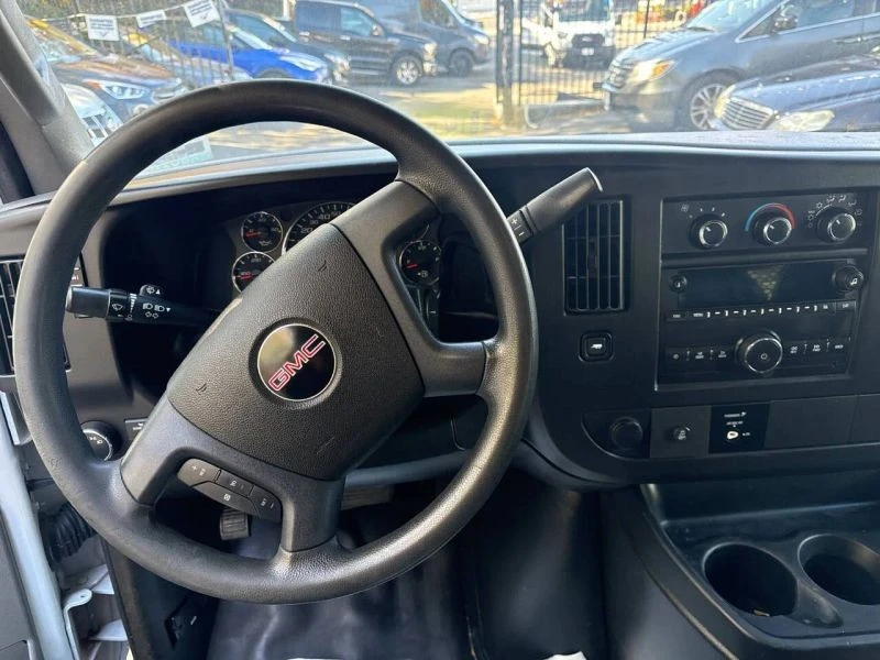 2018 GMC Savana - Image 7 of 10