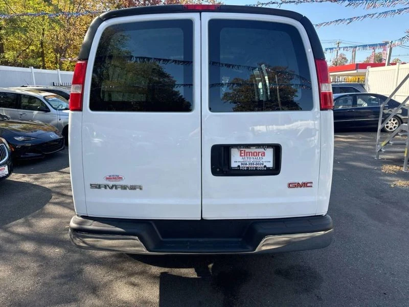 2018 GMC Savana - Image 4 of 10
