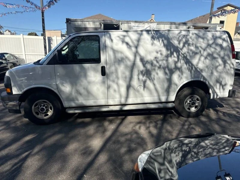 2018 GMC Savana - Image 2 of 10