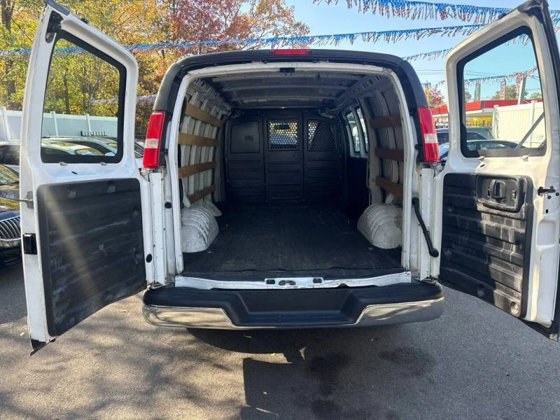2018 GMC Savana - Image 5 of 10