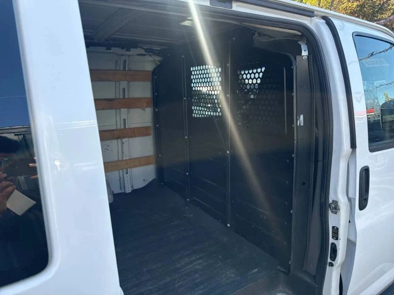 2018 GMC Savana - Image 10 of 10