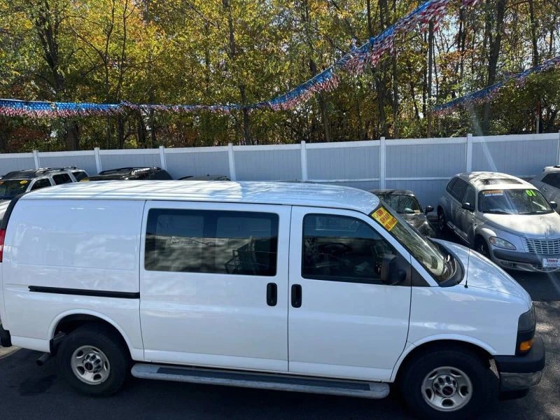 2018 GMC Savana - Image 3 of 10