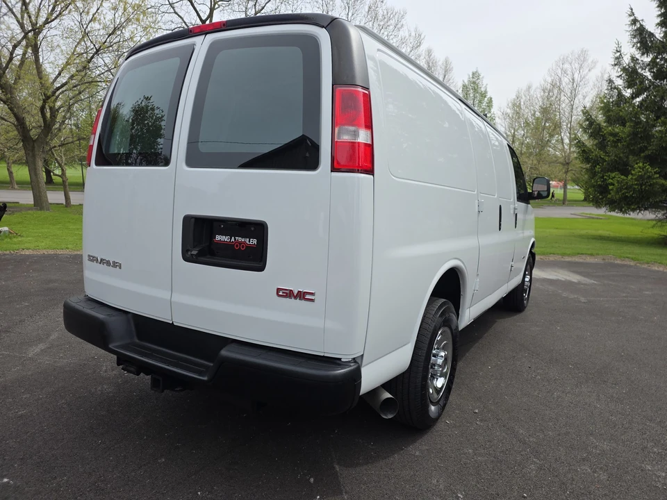 2018 GMC Savana - Image 15 of 31