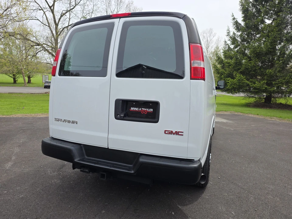 2018 GMC Savana - Image 14 of 31