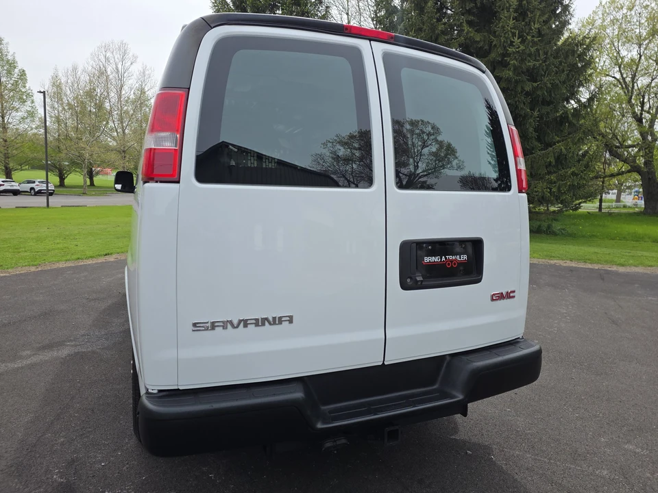 2018 GMC Savana - Image 12 of 31