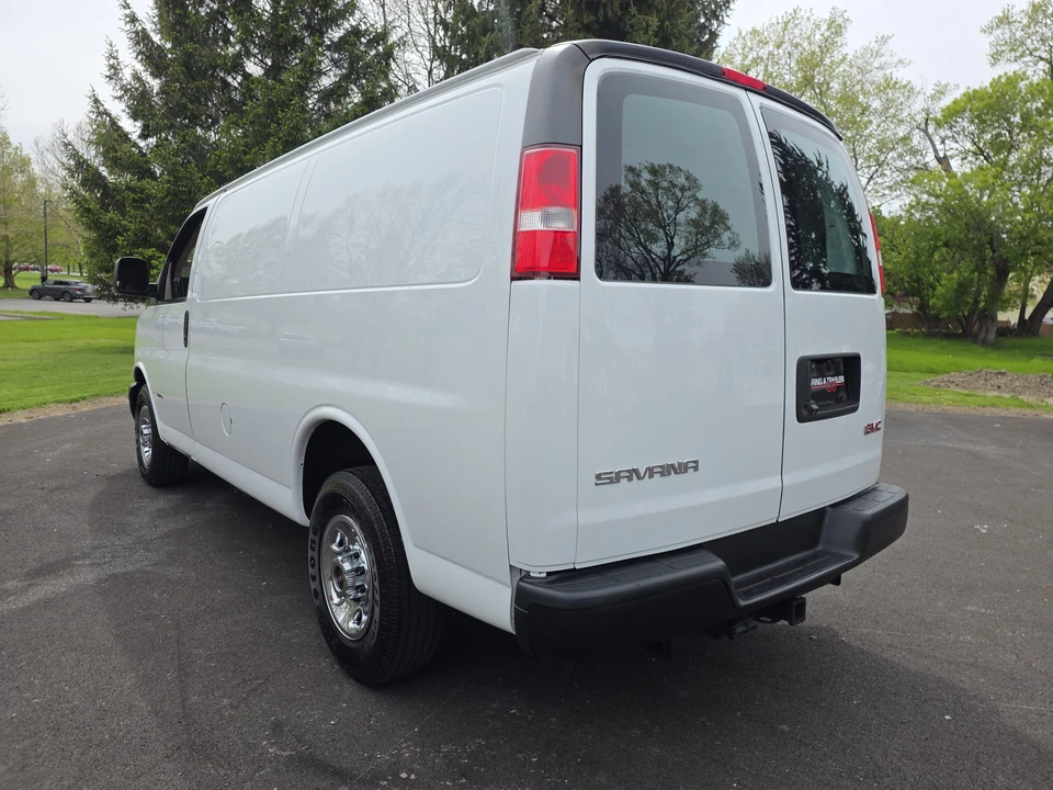 2018 GMC Savana - Image 10 of 31