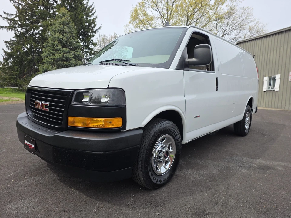 2018 GMC Savana - Image 3 of 31