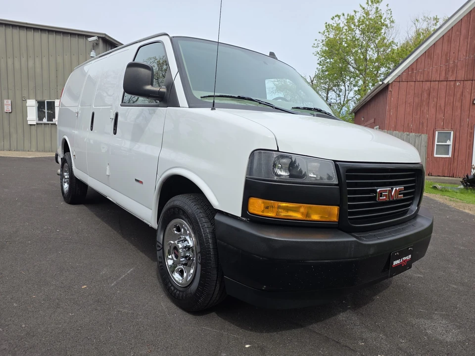 2018 GMC Savana - Image 22 of 31