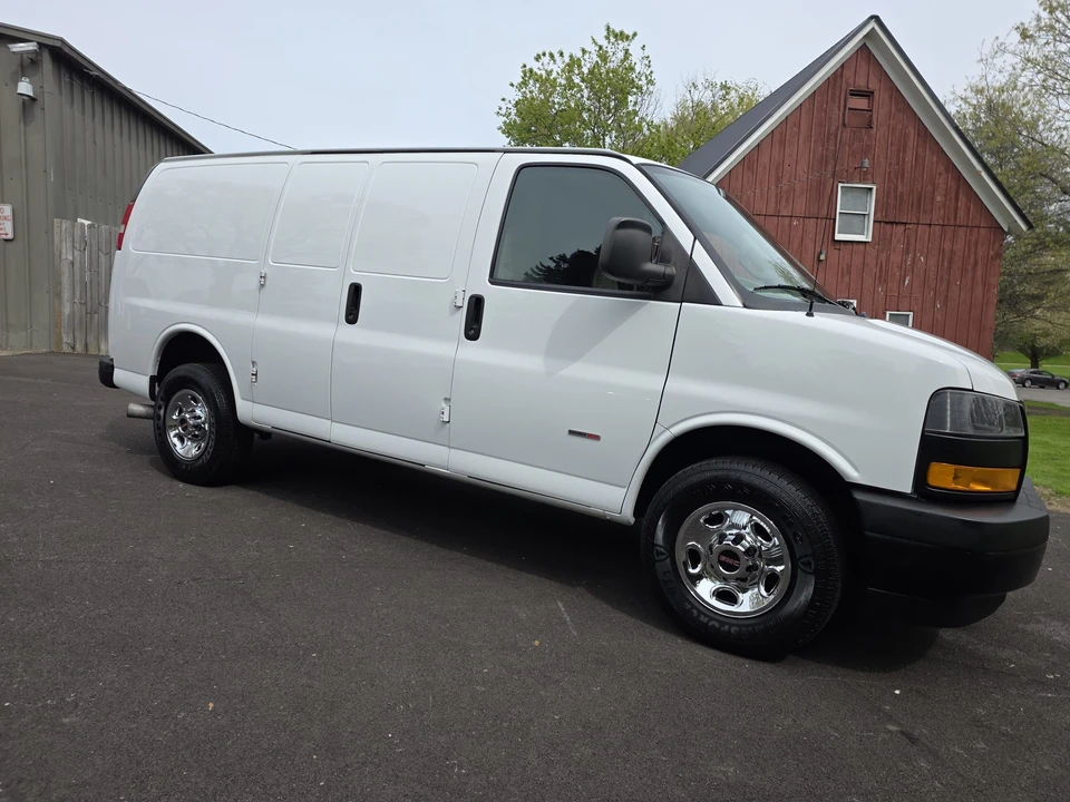 2018 GMC Savana - Image 20 of 31