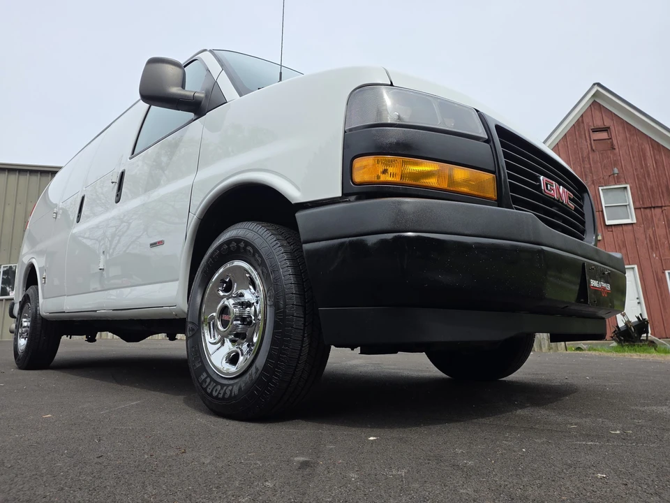 2018 GMC Savana - Image 29 of 31