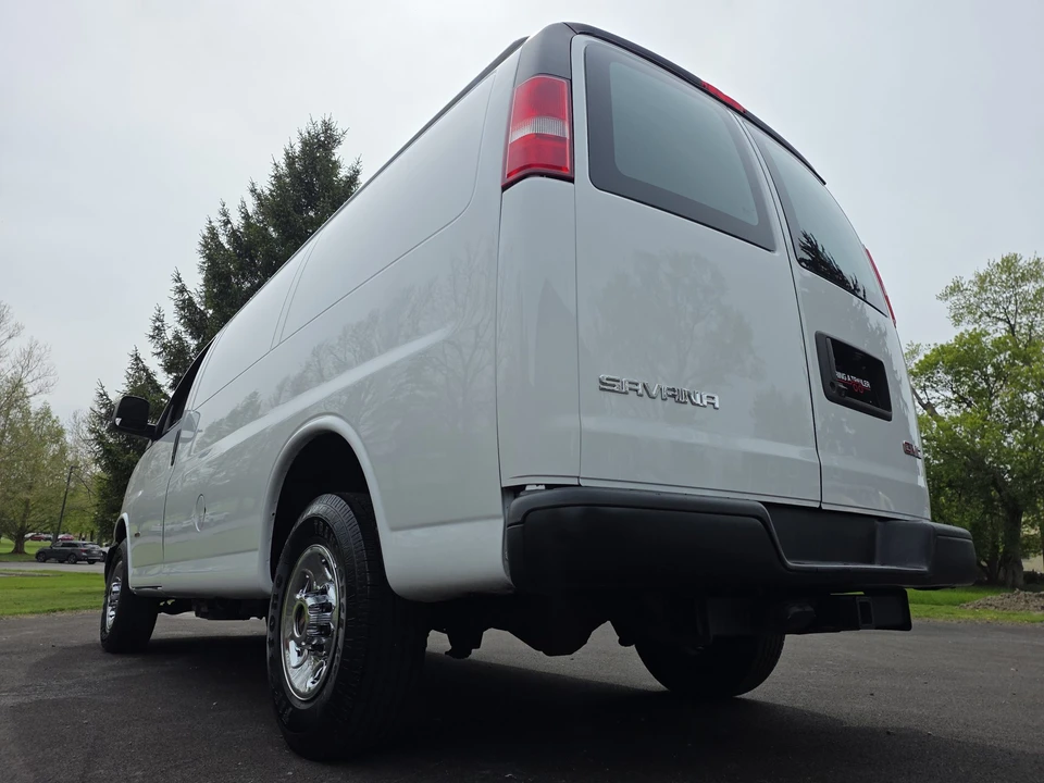 2018 GMC Savana - Image 26 of 31