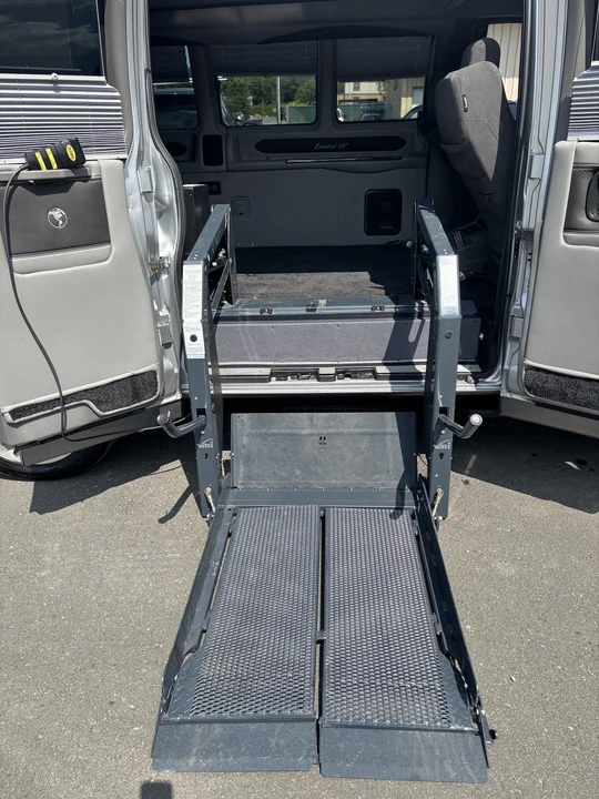 2018 GMC Savana - Image 2 of 24