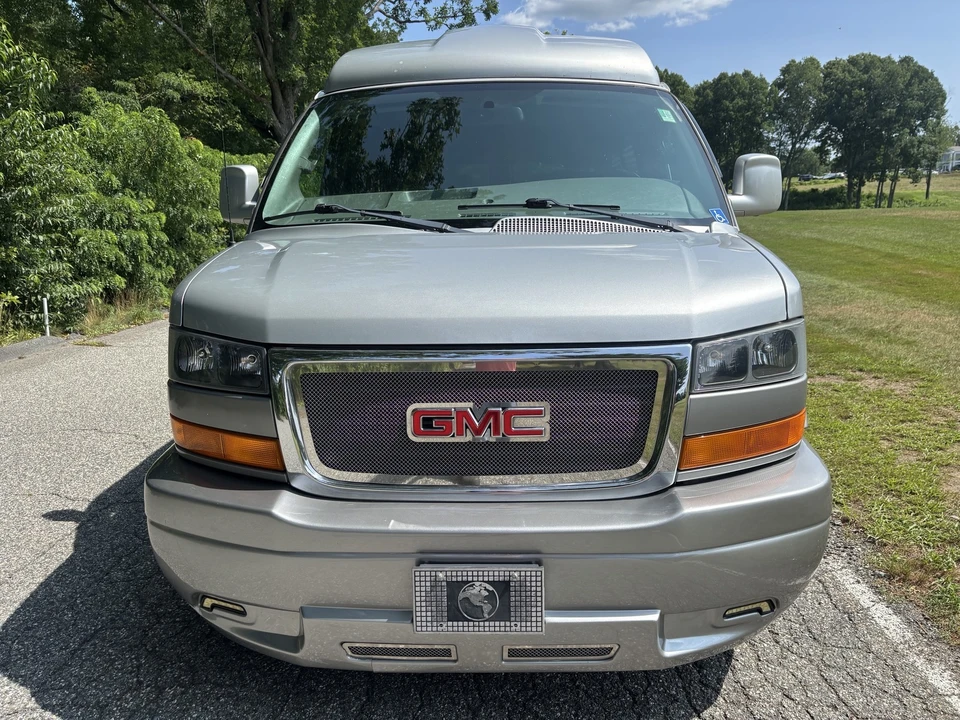 2018 GMC Savana - Image 11 of 24