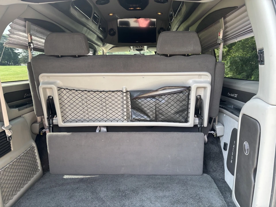 2018 GMC Savana - Image 14 of 24