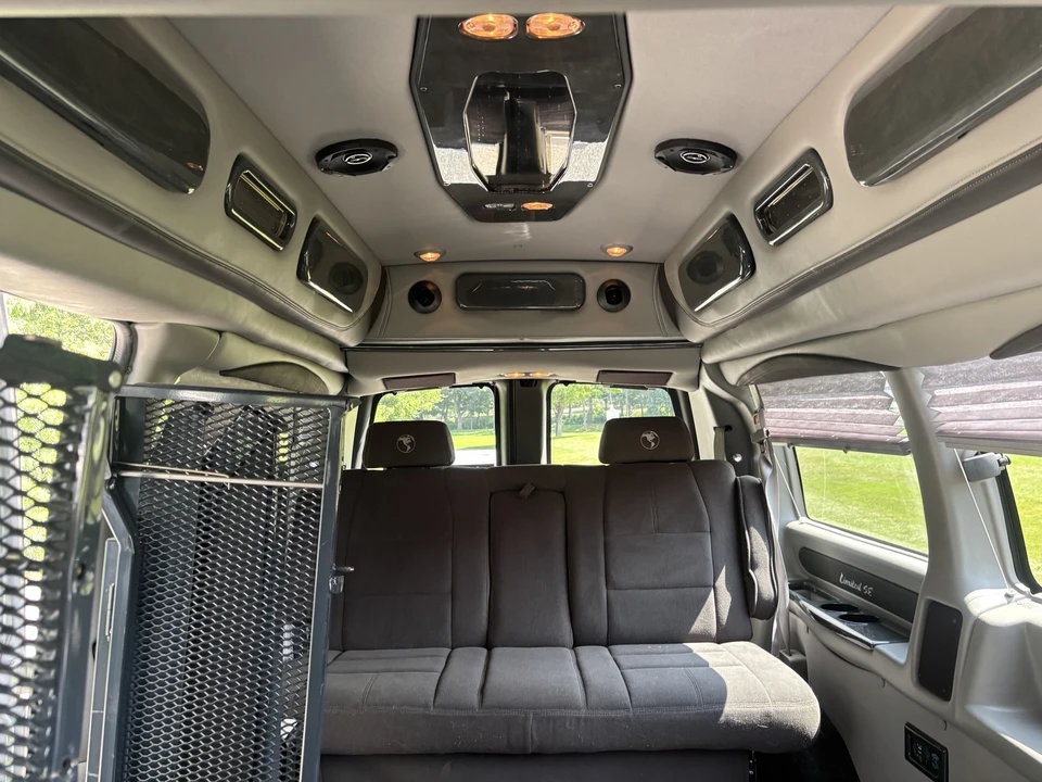 2018 GMC Savana - Image 4 of 24