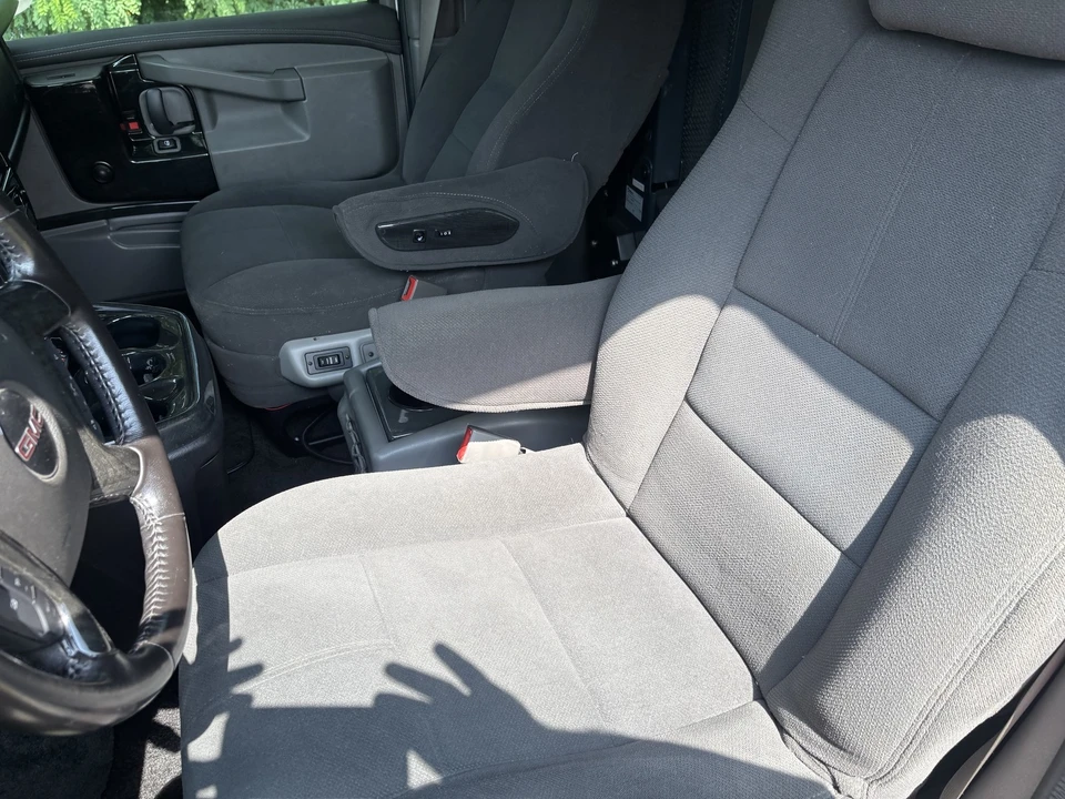 2018 GMC Savana - Image 18 of 24