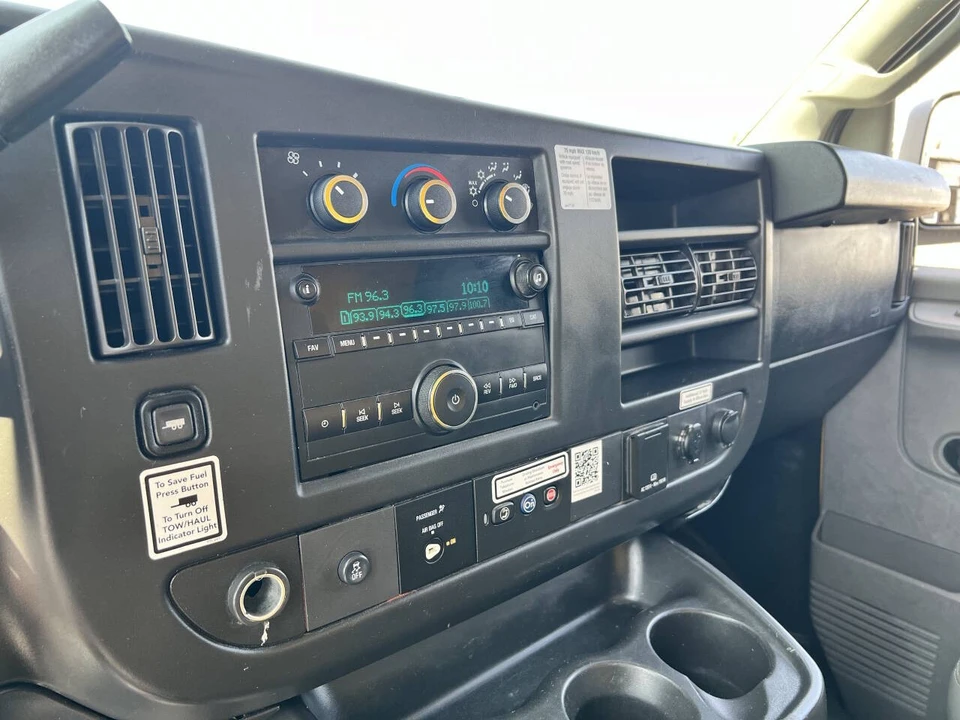 2018 GMC Savana - Image 18 of 19