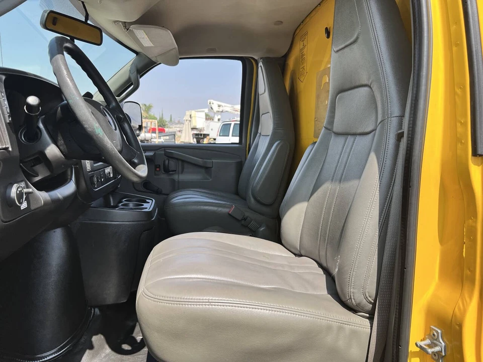2018 GMC Savana - Image 17 of 19