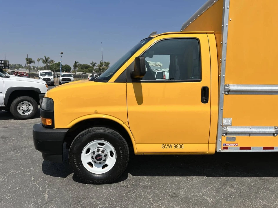 2018 GMC Savana - Image 14 of 19