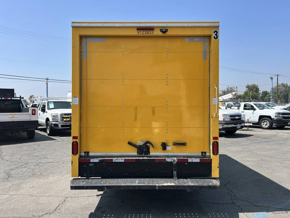 2018 GMC Savana - Image 6 of 19