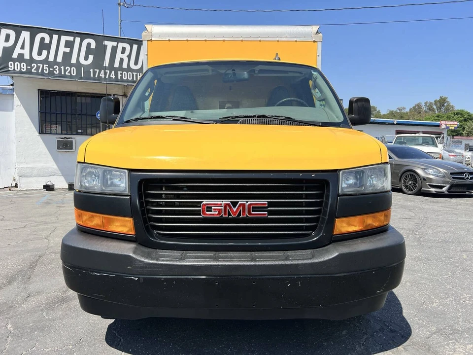 2018 GMC Savana - Image 2 of 19