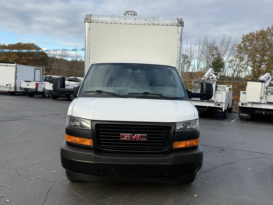2018 GMC Savana - Image 8 of 21