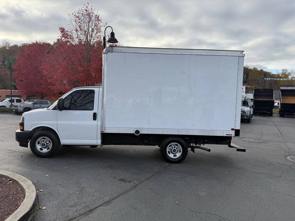 2018 GMC Savana - Image 3 of 21