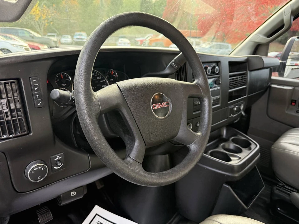2018 GMC Savana - Image 18 of 21