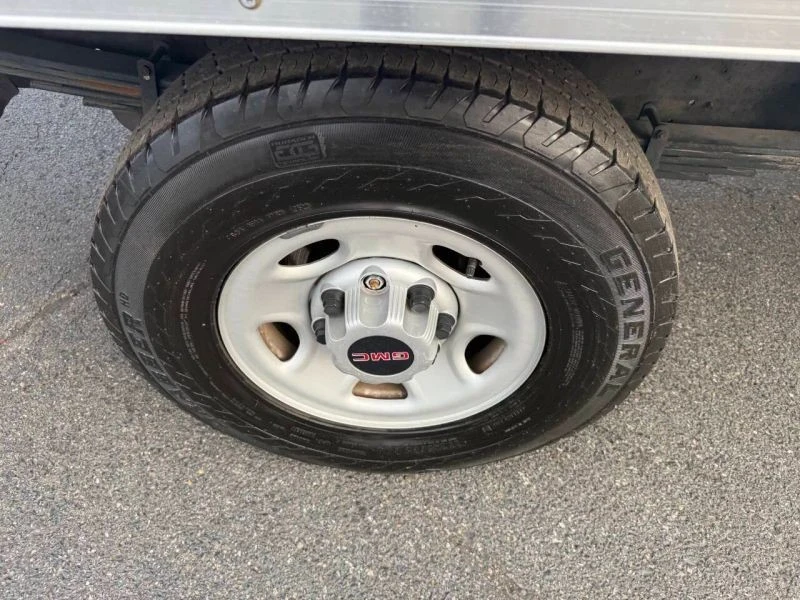 2018 GMC Savana - Image 10 of 12