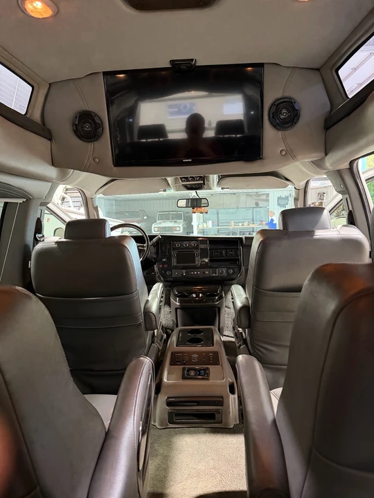 2018 GMC Savana - Image 4 of 8