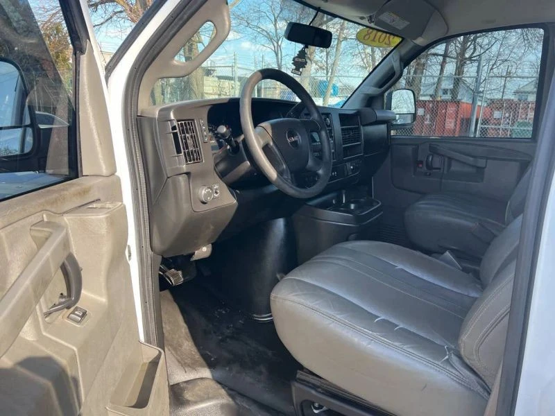 2018 GMC Savana - Image 9 of 12