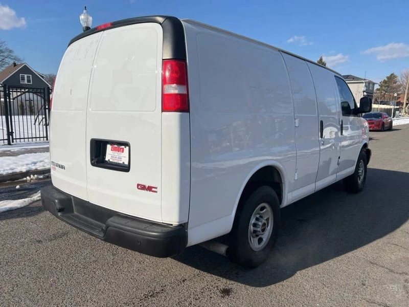 2018 GMC Savana - Image 4 of 12