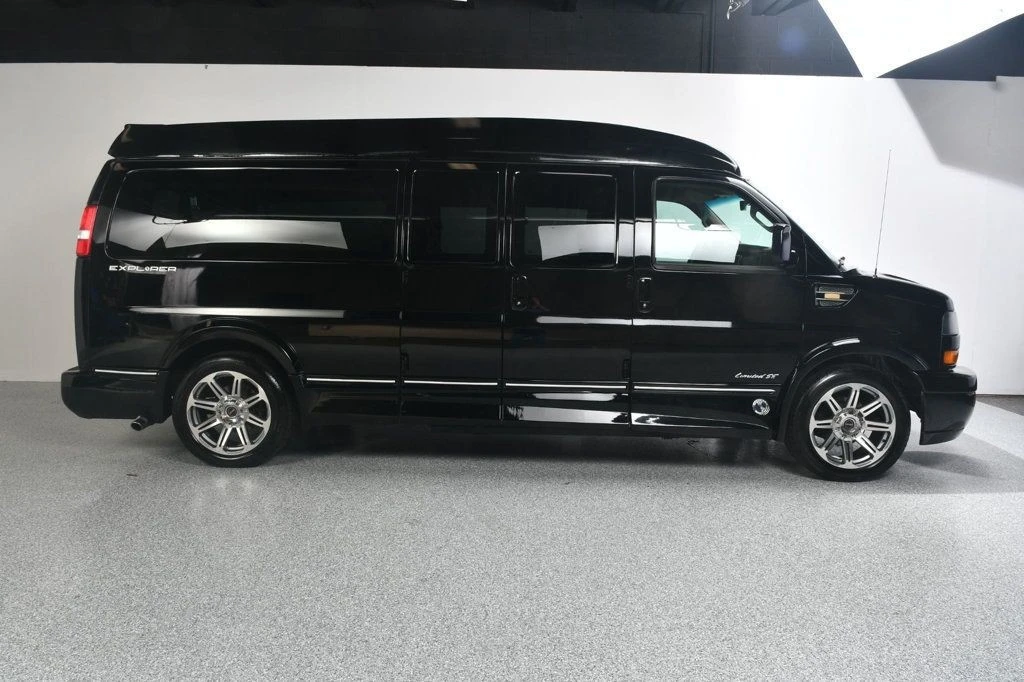 2018 GMC Savana - Image 4 of 12