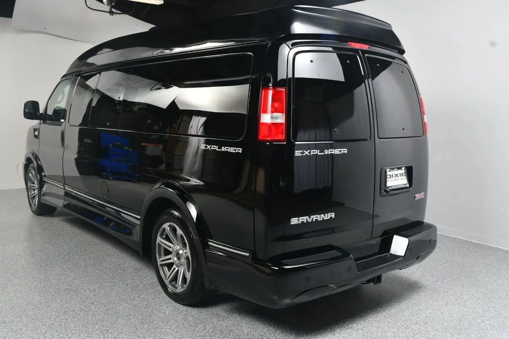 2018 GMC Savana - Image 8 of 12