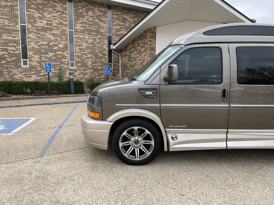 2018 GMC Savana - Image 26 of 31