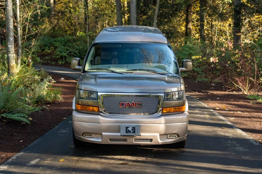 2018 GMC Savana - Image 4 of 29