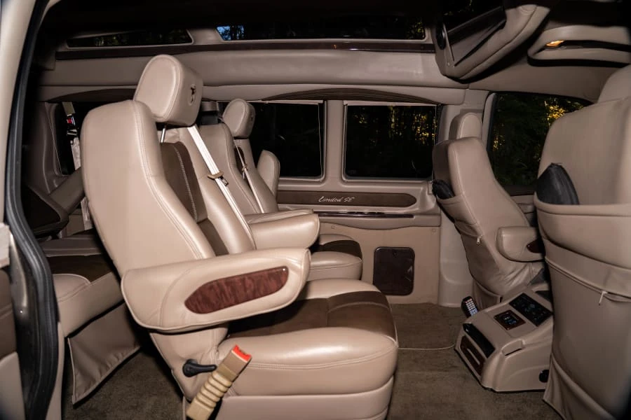 2018 GMC Savana - Image 12 of 29