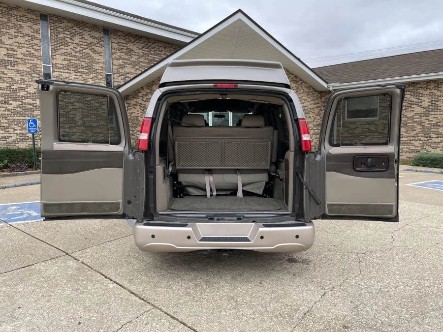 2018 GMC Savana - Image 15 of 31