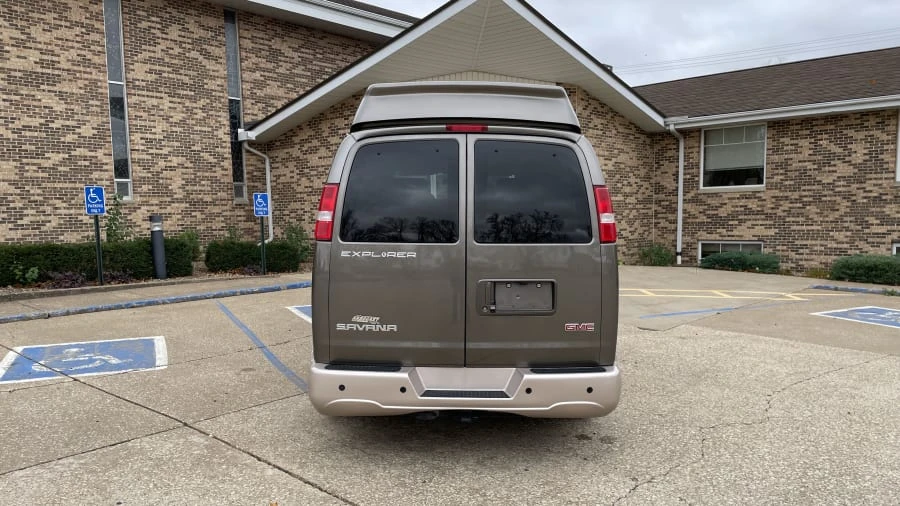 2018 GMC Savana - Image 5 of 31