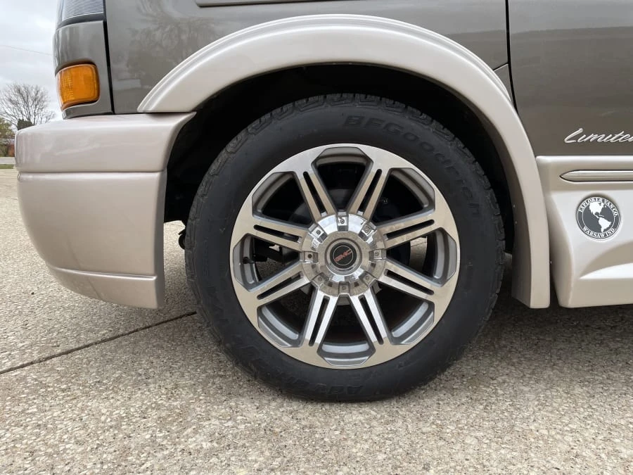2018 GMC Savana - Image 22 of 31