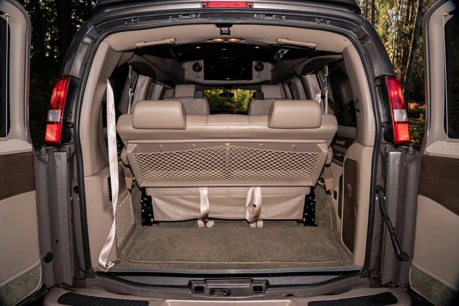 2018 GMC Savana - Image 16 of 29