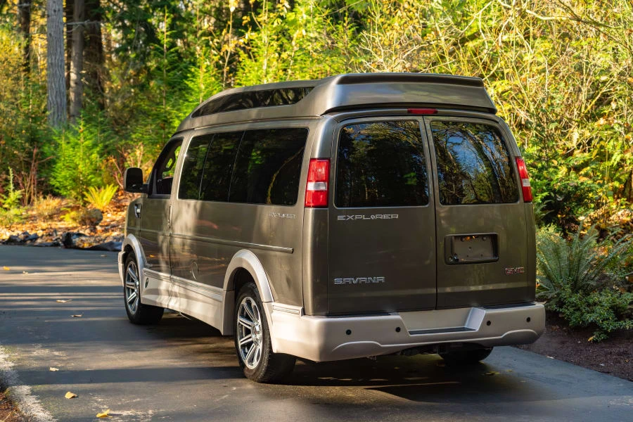 2018 GMC Savana - Image 6 of 29