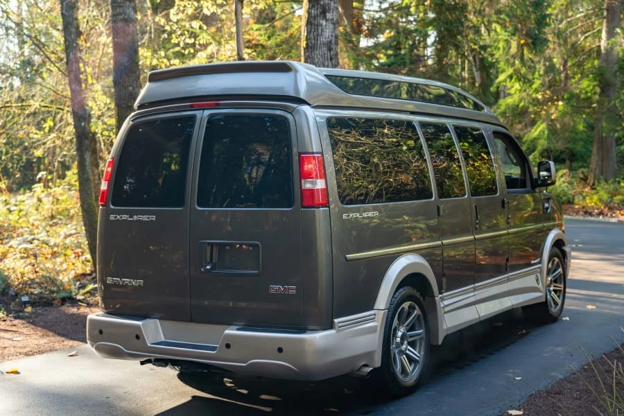 2018 GMC Savana - Image 3 of 29