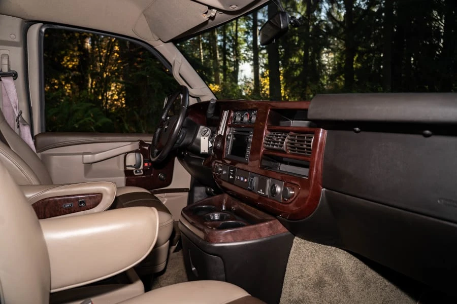 2018 GMC Savana - Image 11 of 29