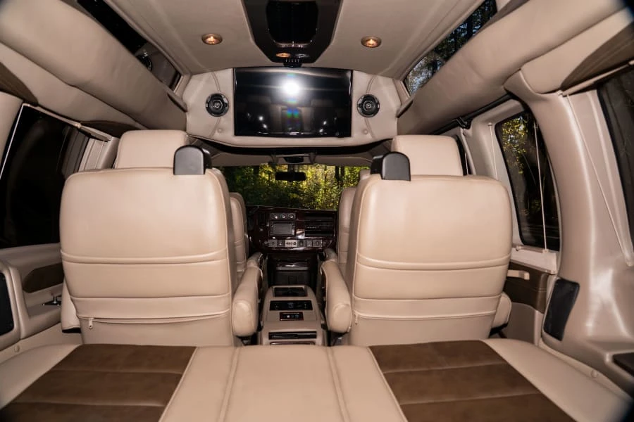2018 GMC Savana - Image 18 of 29