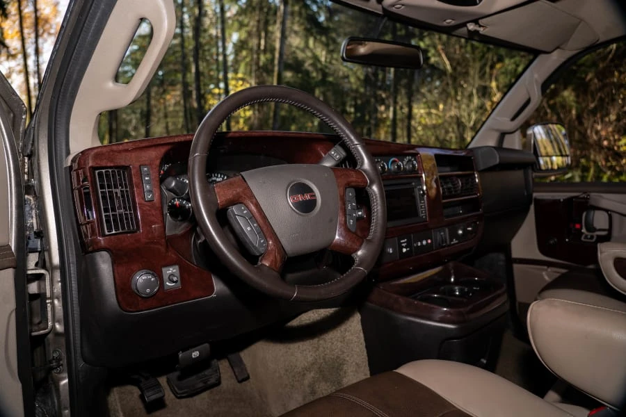 2018 GMC Savana - Image 13 of 29