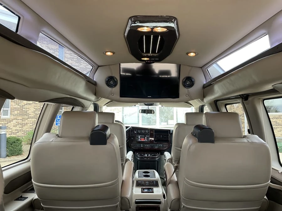 2018 GMC Savana - Image 31 of 31