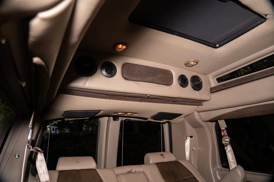 2018 GMC Savana - Image 24 of 29