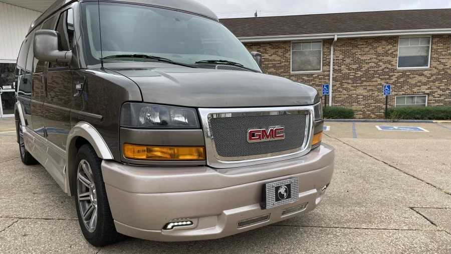 2018 GMC Savana - Image 8 of 31