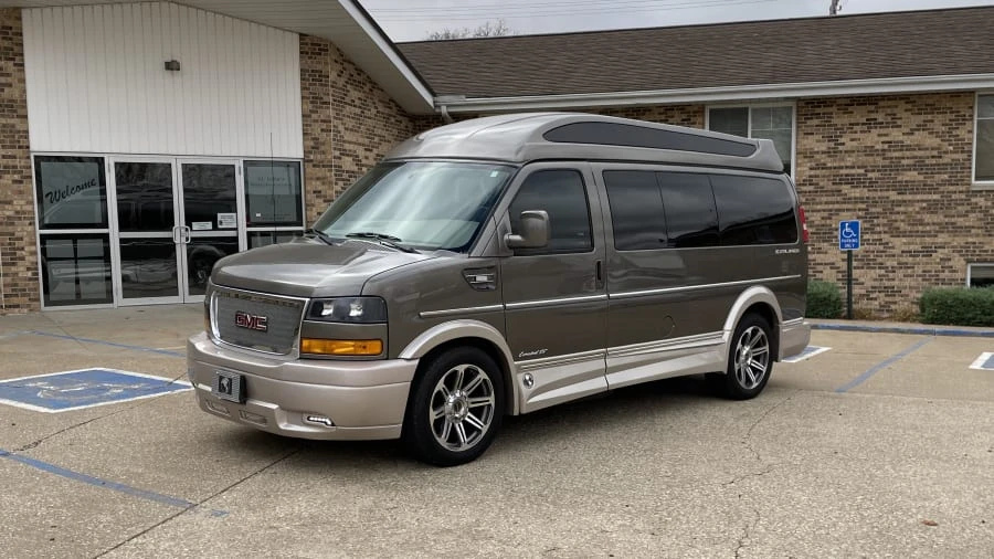 2018 GMC Savana - Image 7 of 31